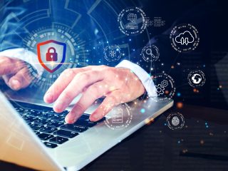 Datele clienților tăi valorează mai mult decât crezi. Află cum le protejezi din a deveni o țintă ușoară pentru hackeri