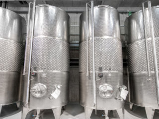 Alege rezervoare metalice cu sisteme CIP pentru eficiență maximă