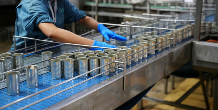 Cum influențează confecțiile metalice eficiența în industria alimentară