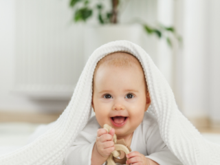 De ce contează produsele de igienă naturală în perioada erupției dentare la bebeluși?