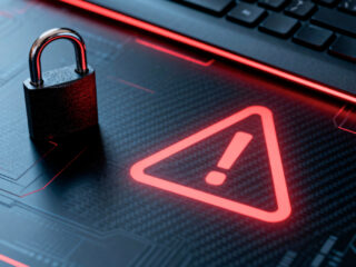 De la e-mail fraudulos la blocaj operațional: scenarii reale de risc cibernetic în companiile mici și mijlocii