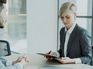 Turism, servicii și opțiuni de carieră pe Jooble: Ghidul oportunităților de angajare din vestul țării